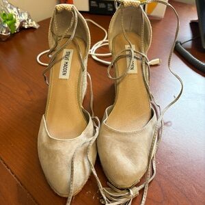 Steve Madden Women's Beige Suede Lace-Up wedges